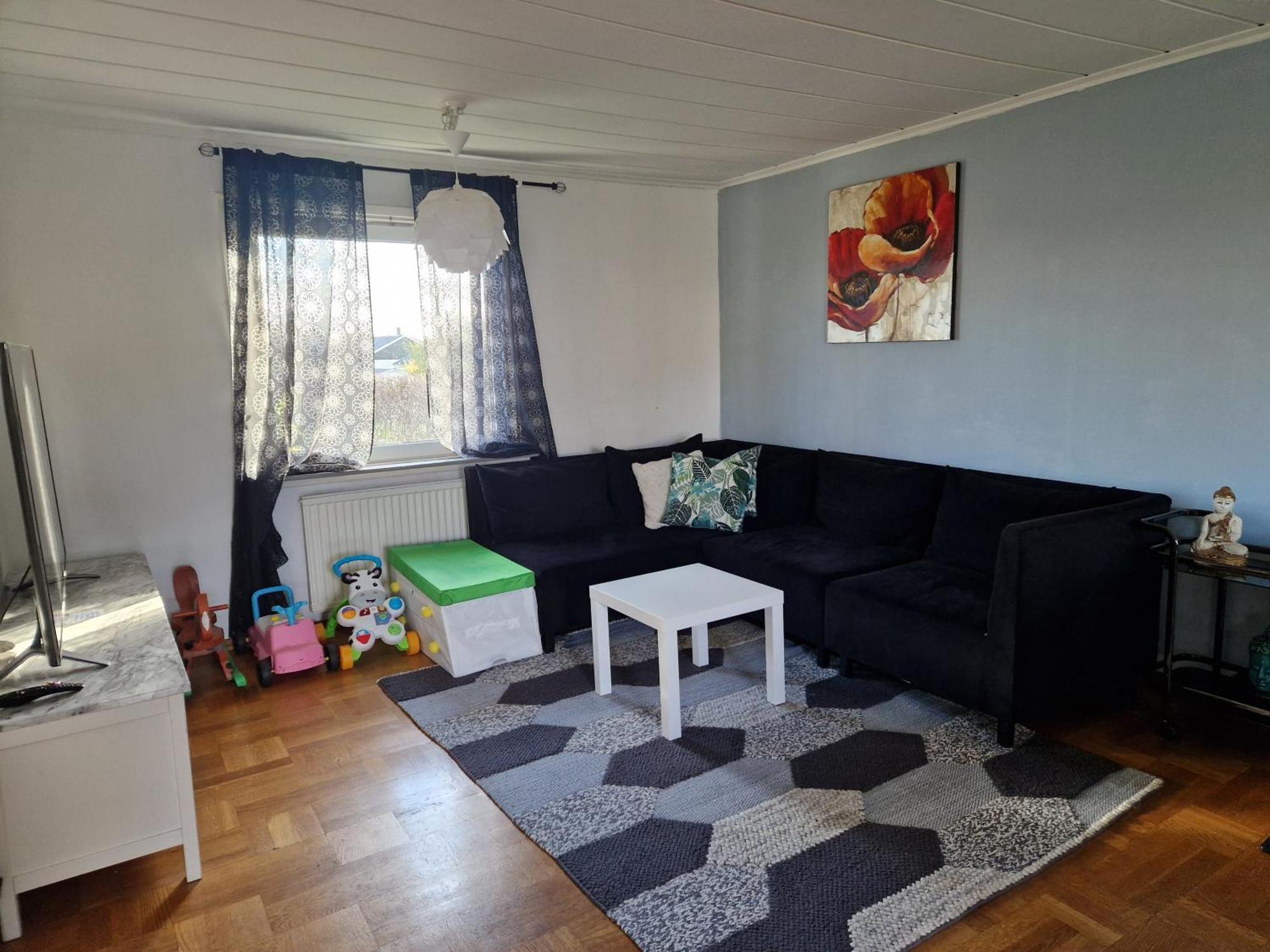Villa Med Egen Parkering. Moejlighet Att Boka Fran 1 Och Upp Till 5 Personer. Orebro Exterior photo